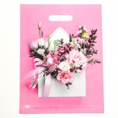 Розовый пакет с цветочным принтом и вырубной ручкой (40х31 см) - Сима-Ленд - купить с доставкой в Волжском