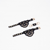 Черные кожаные наручники с клепками, кольцами и золотистой фурнитурой - Crazy Handmade - купить с доставкой в Волжском