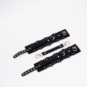 Черный кожаные оковы с узорами и золотистой фурнитурой - Crazy Handmade - купить с доставкой в Волжском