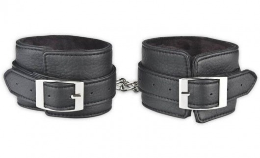 Черные фиксаторы для ног на цепи с мехом внутри - Lux Fetish - купить с доставкой в Волжском