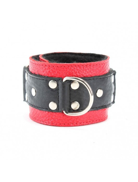 Красно-чёрные кожаные наручники с меховым подкладом - БДСМ Арсенал - купить с доставкой в Волжском