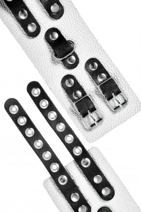 Бело-черные наручники с двумя ремешками и люверсами - Pecado - купить с доставкой в Волжском