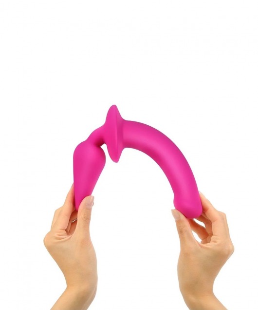 Ярко-розовый двусторонний фаллоимитатор Switch Plug-In Semi-Realistic Size L - Strap-on-me